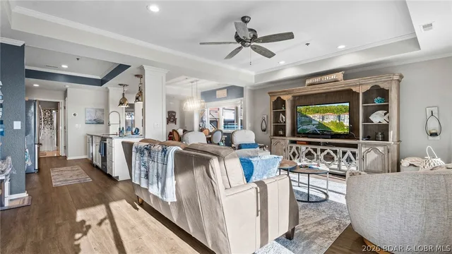 Living room — 142 Palisades Condo Drive E Lake Ozark Missouri real estate