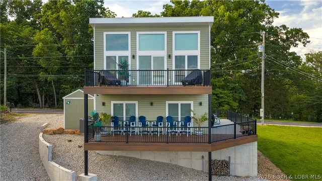 104 Point Supreme Drive, Sunrise Beach MO