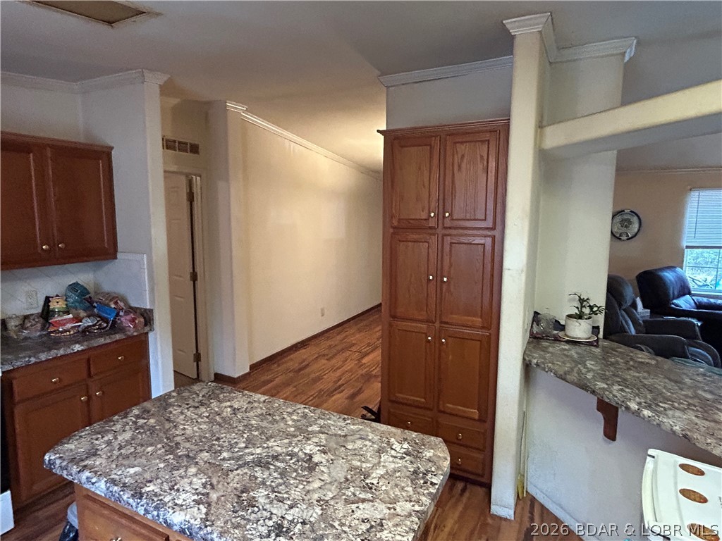 Photo 33