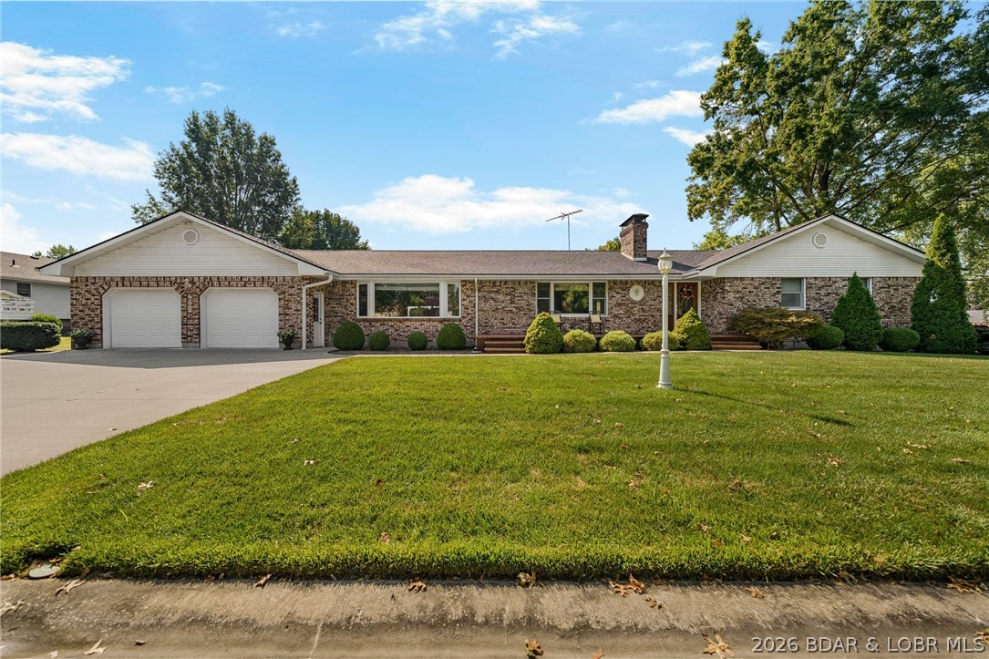 502 Lawn Drive Tipton Missouri 4 bedroom 3 bathroom home for sale listed at $464,900