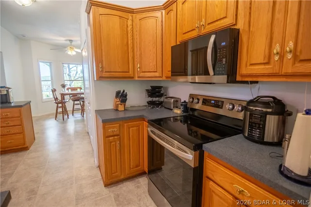 Primary bedroom — 42 Bluff Drive Eldon Missouri real estate