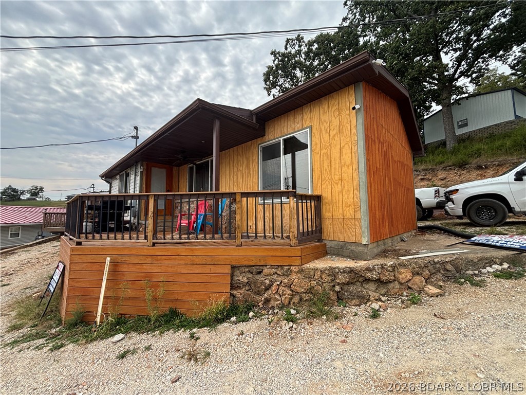 29556 Hunter Road Gravois Mills Missouri 1 bedroom 1 bathroom home for sale listed at $200,000
