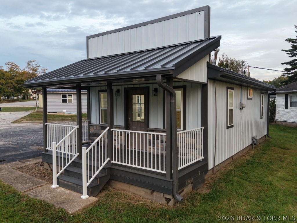 502 North Highway 5, Versailles MO