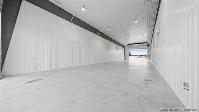 Primary bedroom — 255 Shawnee Bend Road Sunrise Beach Missouri real estate
