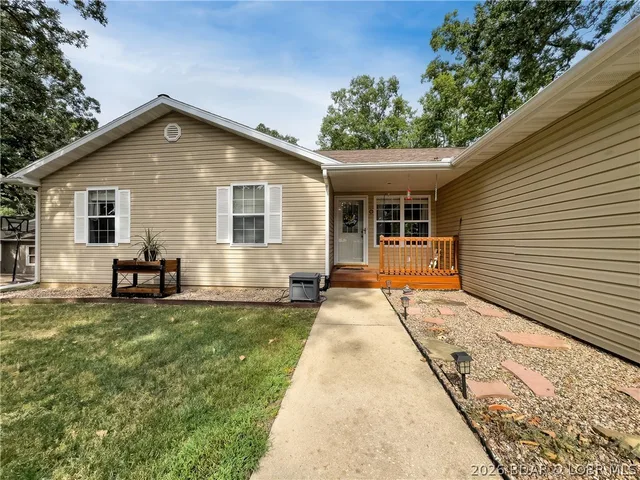 Front exterior — 697 Panoramic Drive Camdenton Missouri real estate