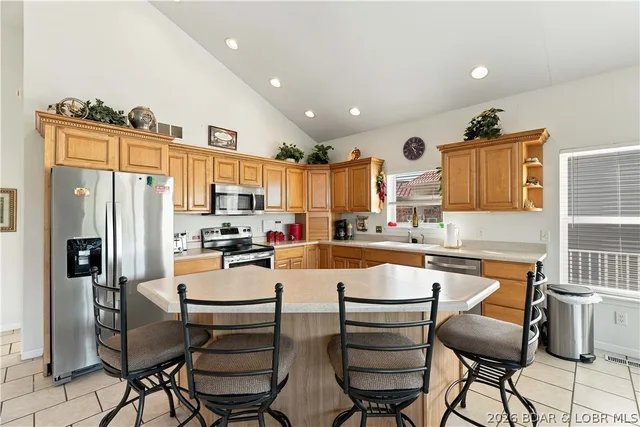Primary bedroom — 100 Allies Alley Drive Sunrise Beach Missouri real estate