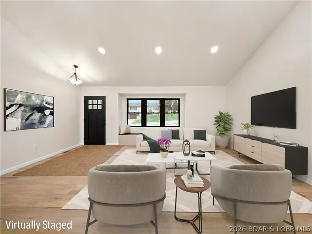 Living room — 1060 Park Lane Osage Beach Missouri real estate