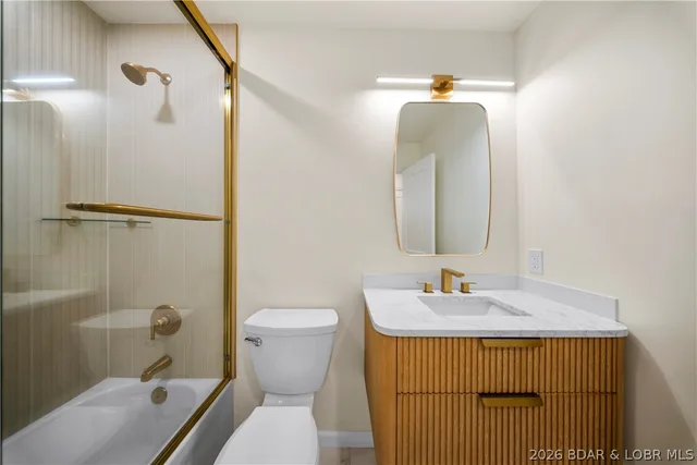 Primary bedroom — 1060 Park Lane Osage Beach Missouri real estate