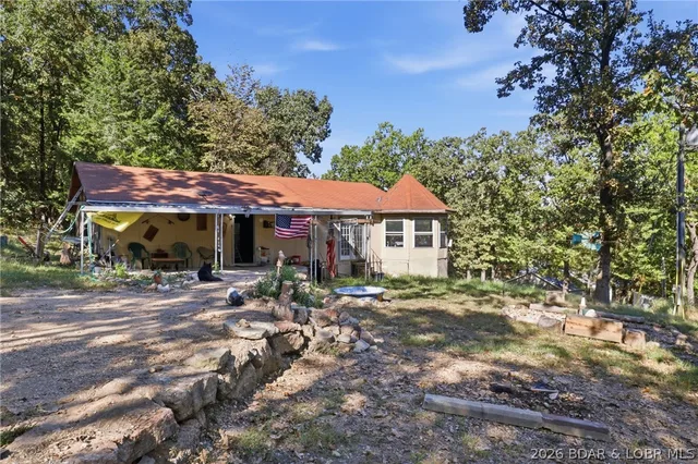 621 Sportsmans Lodge Circle, Sunrise Beach MO