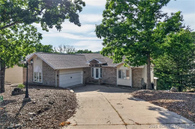 Front exterior — 231 Ridgewood Drive Lake Ozark Missouri real estate