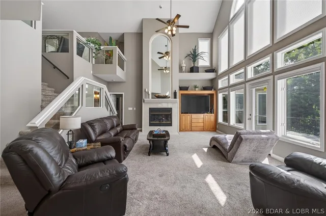 Living room — 231 Ridgewood Drive Lake Ozark Missouri real estate