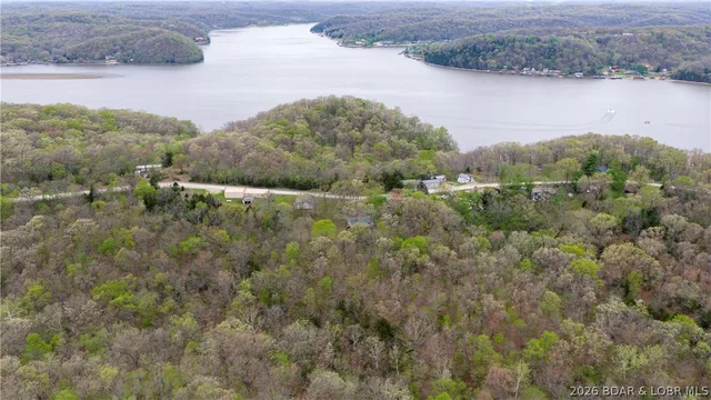Primary bedroom — 1318 Sagrada Road Edwards Missouri real estate