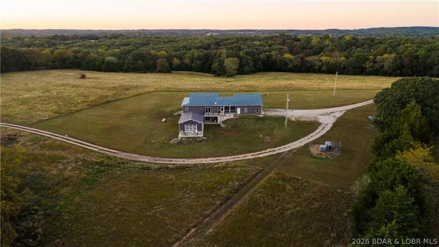 Primary bedroom — 367 Hwy MM Eldon Missouri real estate