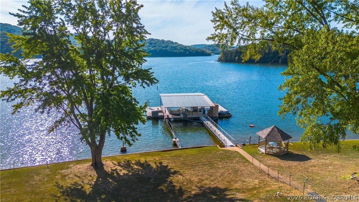 183 Windy Cove Lane Roach Missouri 3 bedroom 3 bathroom home for sale listed at $585,000