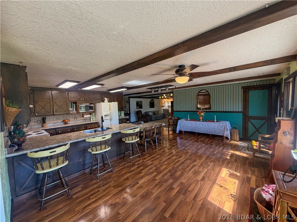 14077 Hwy D Versailles Missouri 3 bedroom 2 bathroom home for sale listed at $519,900