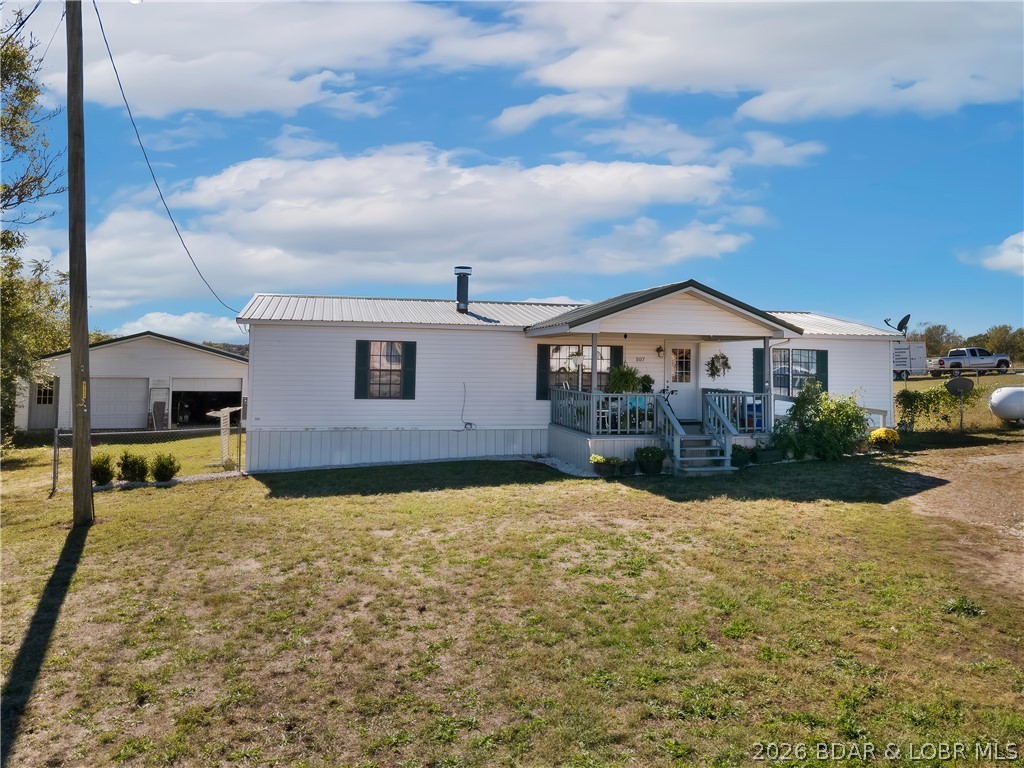 107 W Broadway Street Urbana Missouri 3 bedroom 2 bathroom home for sale listed at $175,000