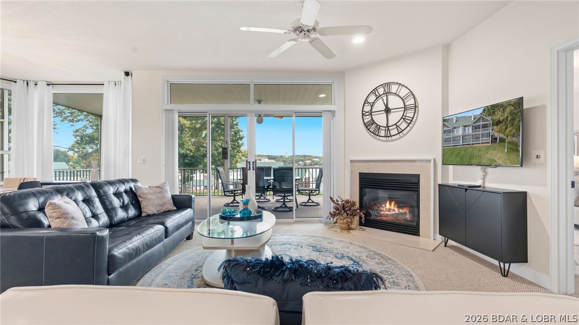 62 Evergreen Condo Dr, Sunrise Beach MO