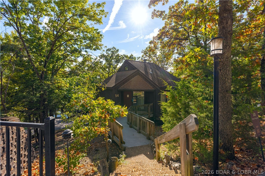 18 Tree Top Lane, Four Seasons MO