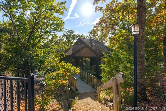 18 Tree Top Lane, Four Seasons MO