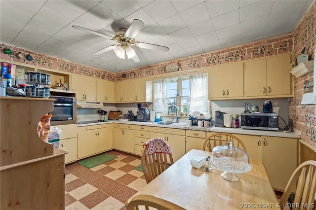 Kitchen — 6606 Vaughn Ford Road Russellville Missouri real estate