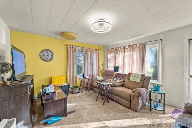 Primary bedroom — 6606 Vaughn Ford Road Russellville Missouri real estate