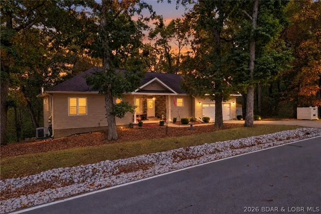 160 Nassau Circle, Lake Ozark MO