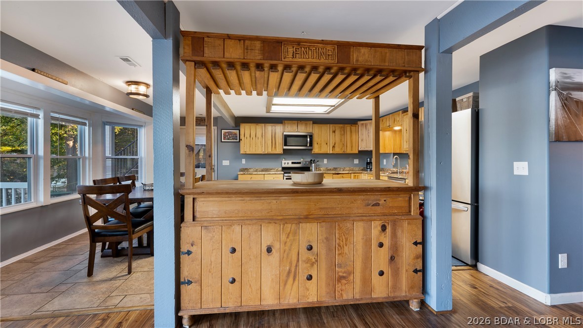 Garage — 31 Sunset View Road Sunrise Beach Missouri real estate