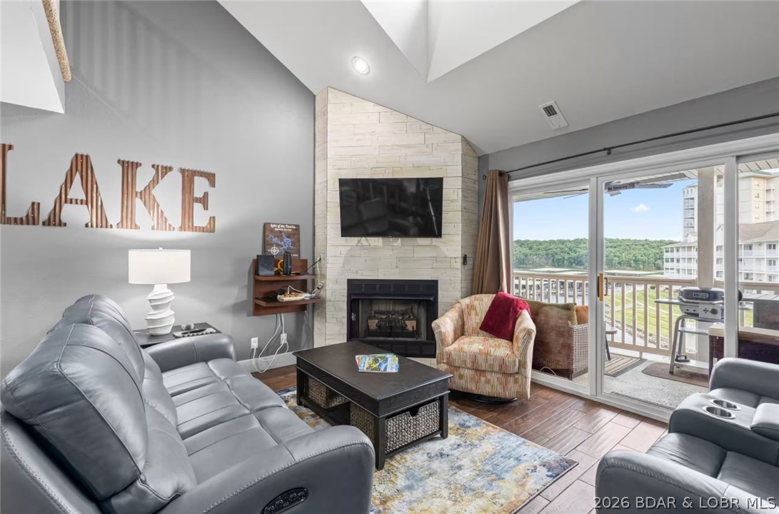 Primary bedroom — 4800 Eagleview Drive Osage Beach Missouri real estate