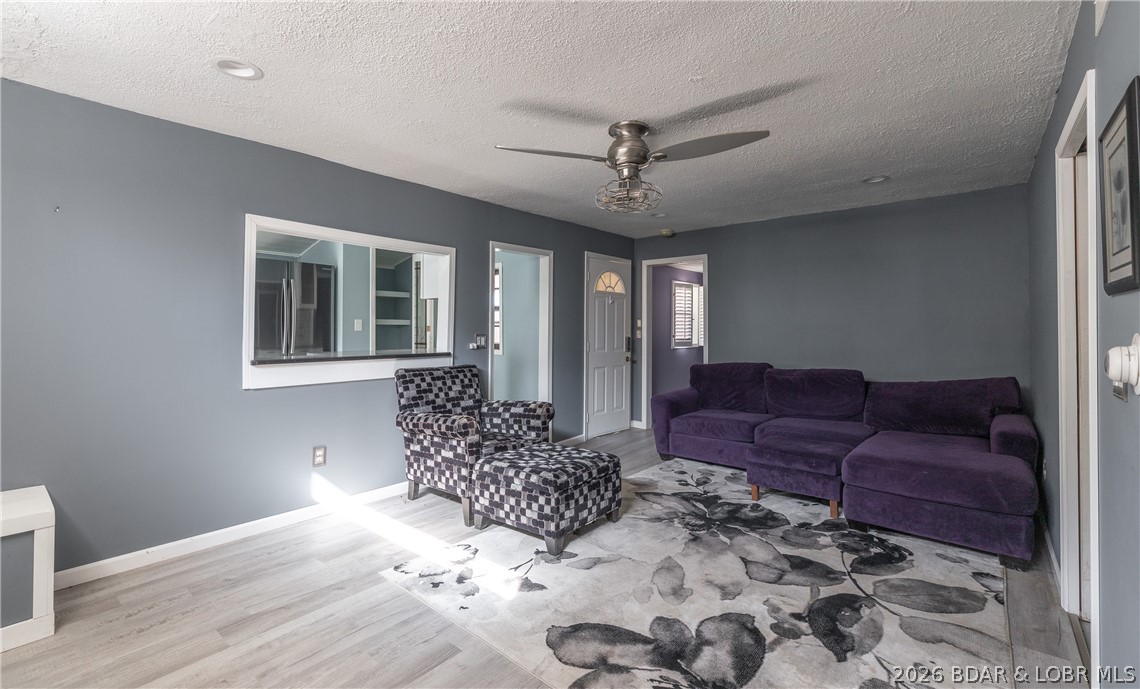 Kitchen — 44 H and A Lane Roach Missouri real estate