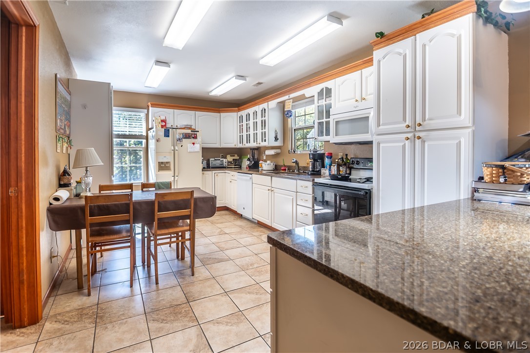 Kitchen — 1097 Susan Road Lake Ozark Missouri real estate