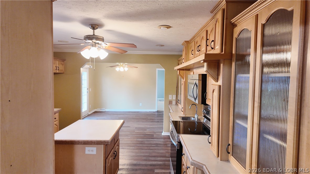 Bathroom — 610 Mill Street Eldon Missouri real estate