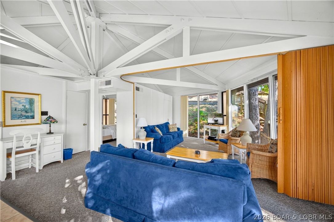 Primary bedroom — 179 Tree Top Drive Four Seasons Missouri real estate