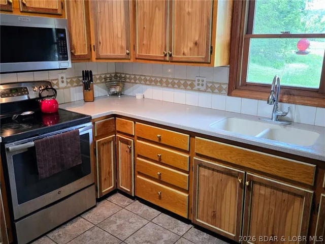 Kitchen — 33756 Lake Trail Lane Gravois Mills Missouri real estate