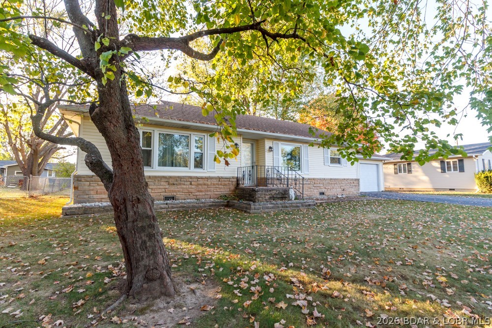 1933 Julia Drive Lebanon Missouri 3 bedroom 2 bathroom home for sale listed at $199,900