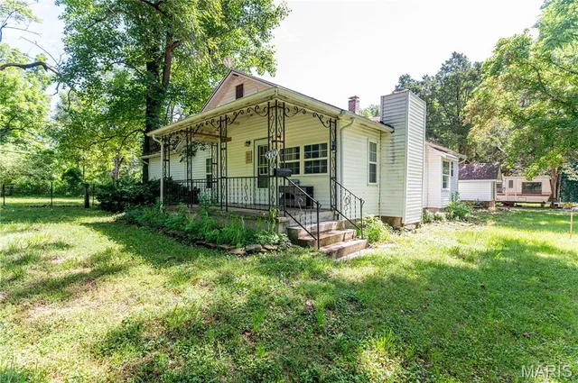 Front exterior — 870 Walnut Street Newburg Missouri real estate