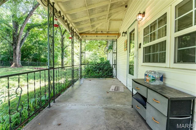 Primary bedroom — 870 Walnut Street Newburg Missouri real estate