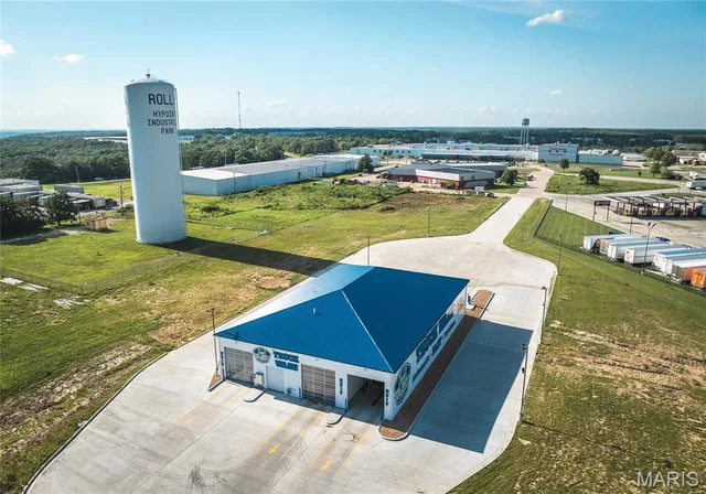 Front exterior — 3500 Enterprise Drive Rolla Missouri real estate