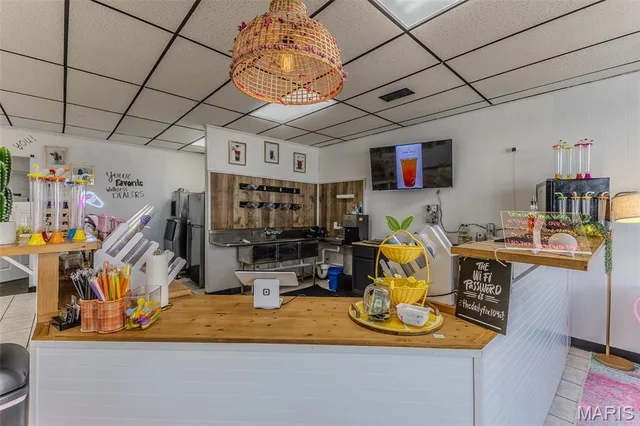 Primary bedroom — 104 W Commercial Street Lebanon Missouri real estate