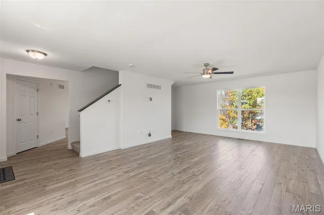 Living room — 2303 Heatherfield Drive Rolla Missouri real estate