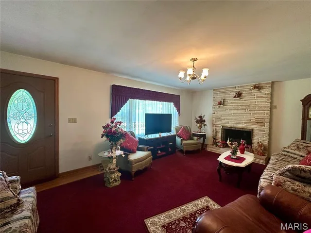 Living room — 1854 Osage Drive Rolla Missouri real estate