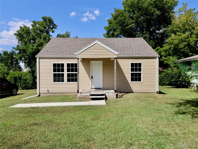 Front exterior — 1250 N Jefferson Avenue Lebanon Missouri real estate