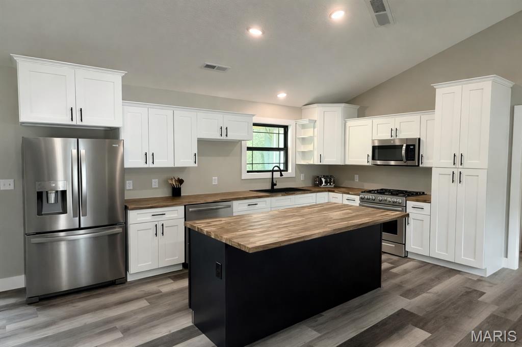 Kitchen — 10740 Hannah Lane Plato Missouri real estate