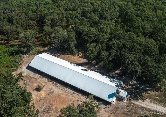 Primary bedroom — 25251 Highway O Unincorporated Missouri real estate