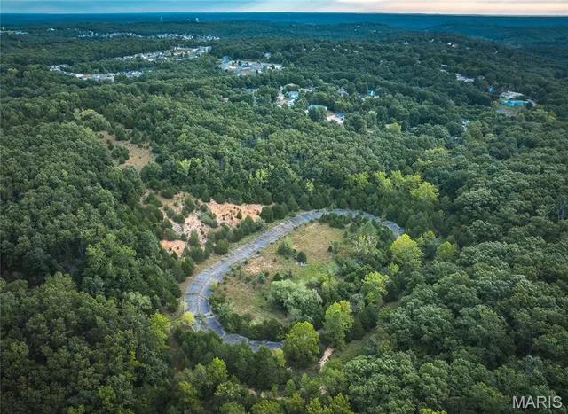 Primary bedroom — 40 acres Bosa Drive St Robert Missouri real estate