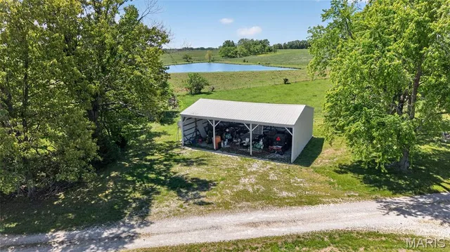 Primary bedroom — 18320 State Highway KK Sedgewickville Missouri real estate