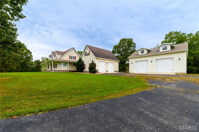 Front exterior — 24155 Red Oak Road Waynesville Missouri real estate