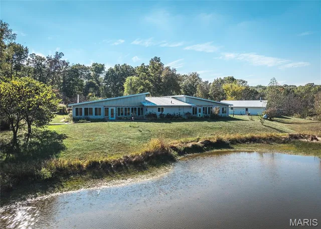 Front exterior — 98 Turkey Ridge Lane Steelville Missouri real estate
