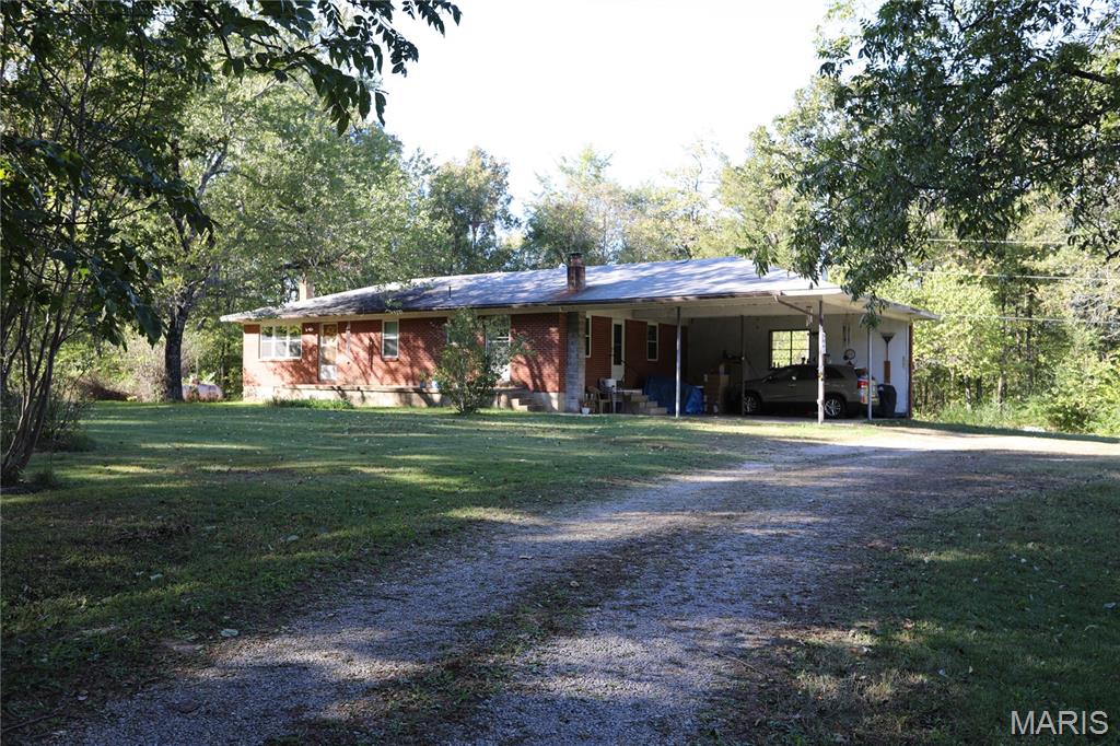 3841 County Road 441 Poplar Bluff Missouri 3 bedroom 2 bathroom home for sale listed at $275,000