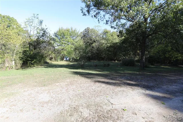 Primary bedroom — 3841 County Road 441 Poplar Bluff Missouri real estate