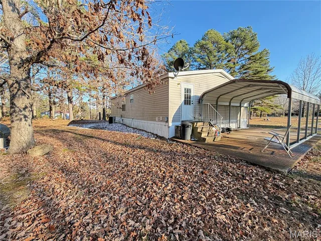 Primary bedroom — 16287 Roberson Drive Houston Missouri real estate